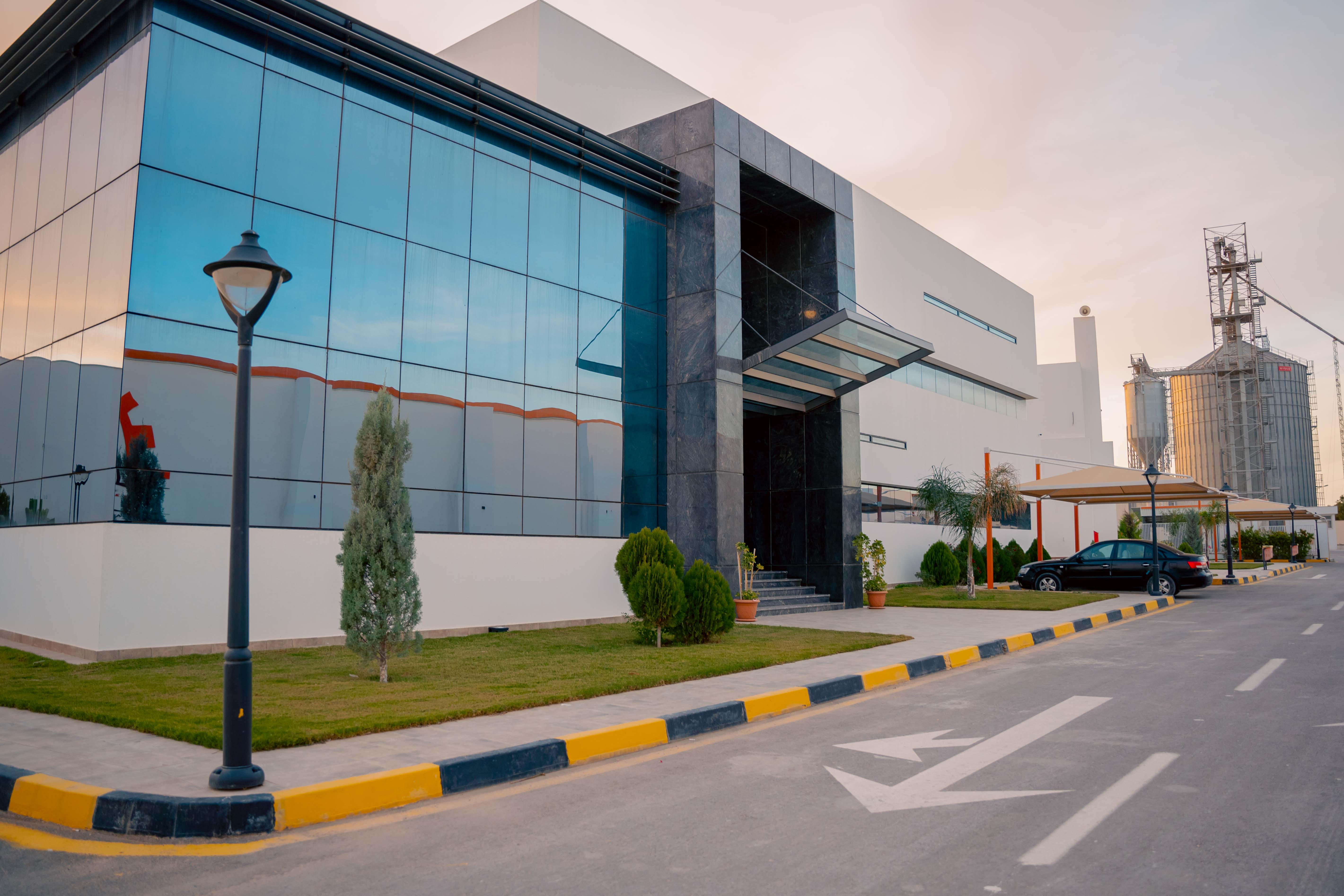 مصنع شركة الشروق الليبية للمطاحن والأعلاف